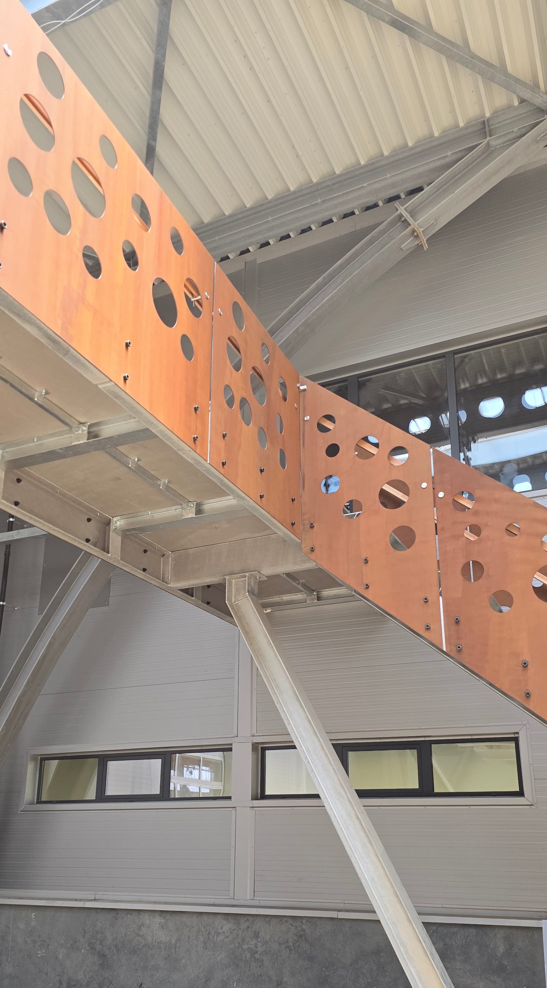 { "items": [], "group": "pasarelaumb" } – proiect special, aRchitecture Studio