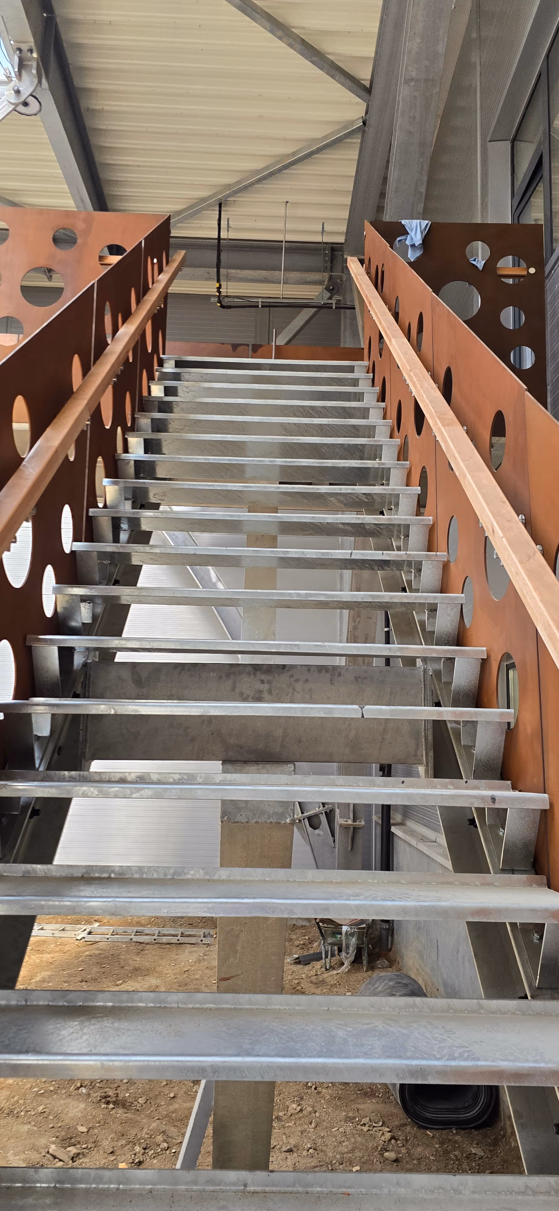 { "items": [], "group": "pasarelaumb" } – proiect special, aRchitecture Studio